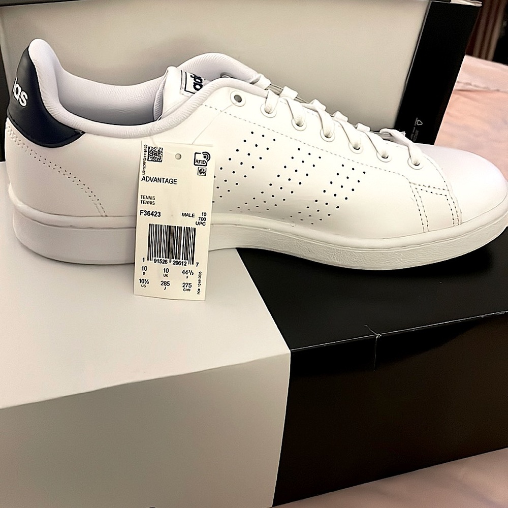 Adidas White Advantage Sneakers 10.5 brand new